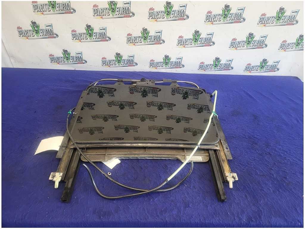 2010 - 2015 Chevrolet Camaro SS Sunroof Glass Window Upper Roof Frame Track 2719 - The Parts Farm