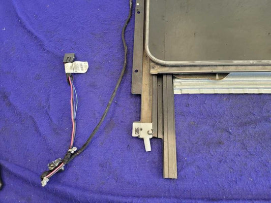 2010-2015 Chevrolet Camaro SS Sunroof Glass Window Upper Roof Frame Track