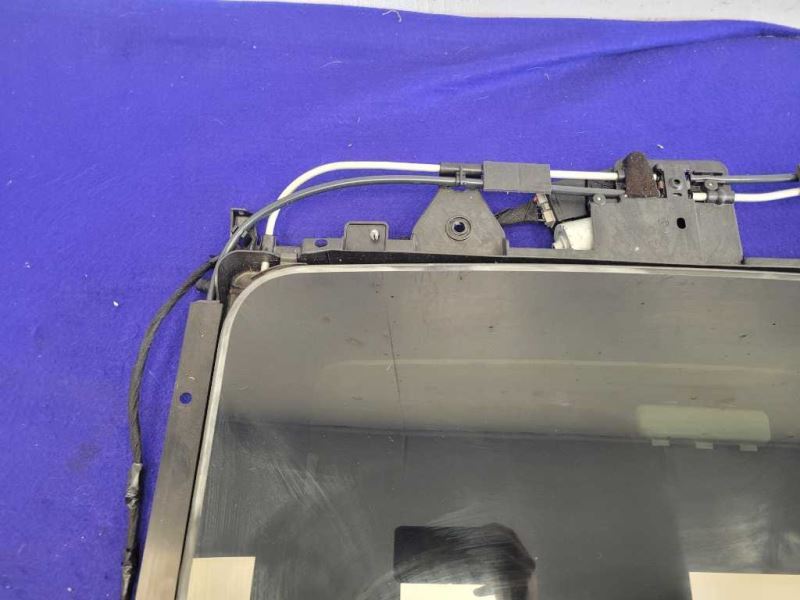 2010 - 2015 Chevrolet Camaro SS Sunroof Glass Window Upper Roof Frame Track - The Parts Farm