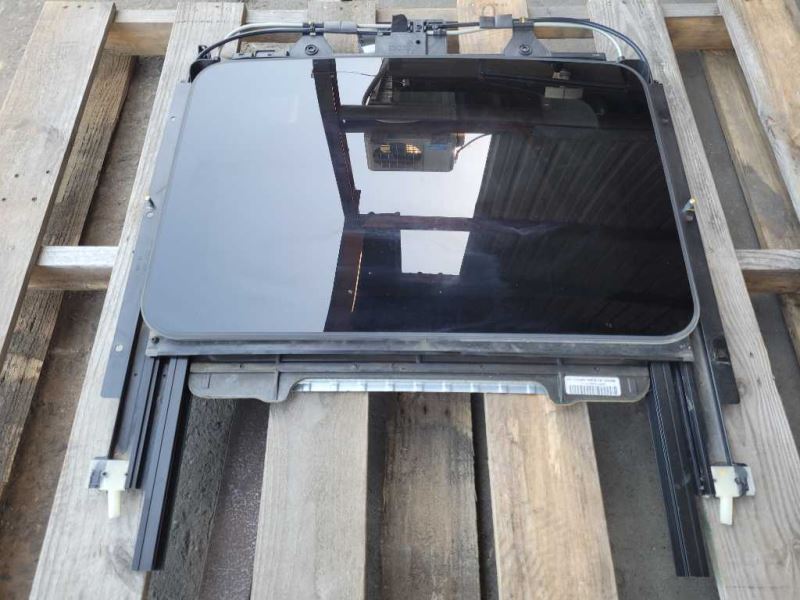 2010 - 2015 Chevrolet Camaro SS ZL1 Coupe Sunroof Top Glass Window Roof Power - The Parts Farm
