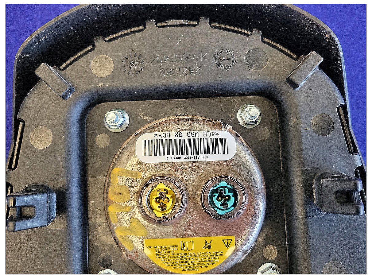 2010 Chevrolet Camaro SS Coupe Air Bag Steering Driver Dash 2707 - The Parts Farm