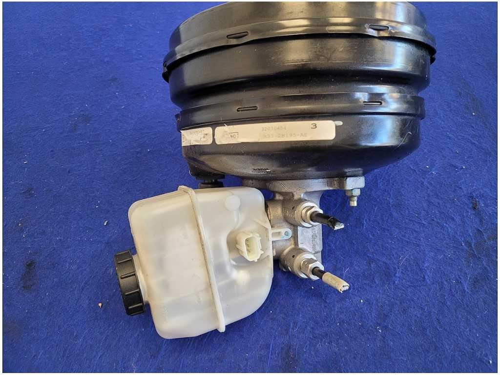 2010 Ford Mustang GT S197 4.6 Power Brake Booster Master Cylinder Reservoir 2759 - The Parts Farm
