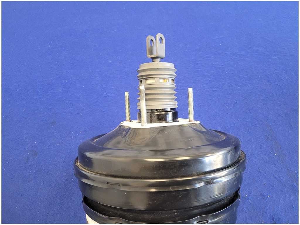 2010 Ford Mustang GT S197 4.6 Power Brake Booster Master Cylinder Reservoir 2759 - The Parts Farm