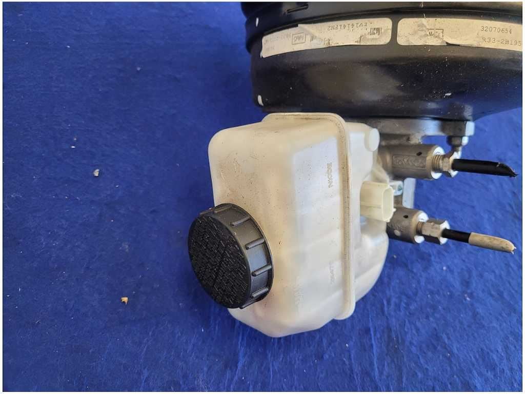 2010 Ford Mustang GT S197 4.6 Power Brake Booster Master Cylinder Reservoir 2759 - The Parts Farm
