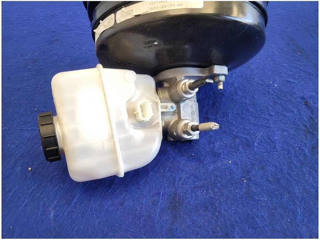 2010 Ford Mustang GT S197 4.6 Power Brake Booster Master Cylinder Reservoir 2759 - The Parts Farm