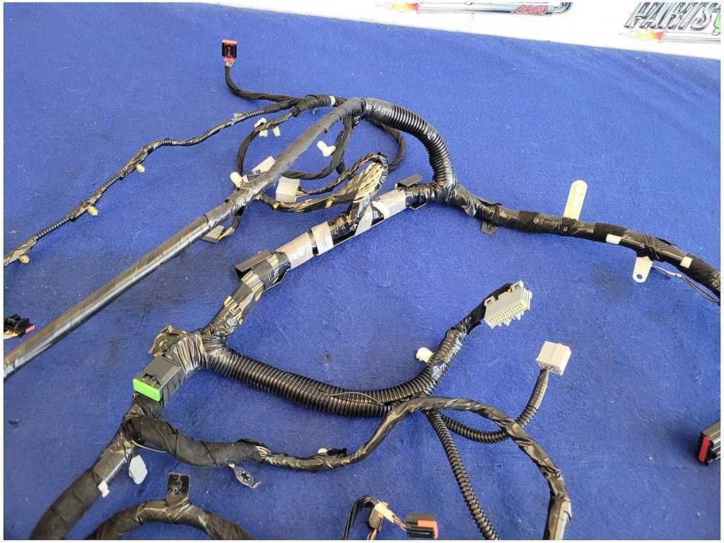 2010 Ford Mustang GT S197 4.6L Coupe Dash Harness Auto Trans *Cut Wires* 2759 - The Parts Farm
