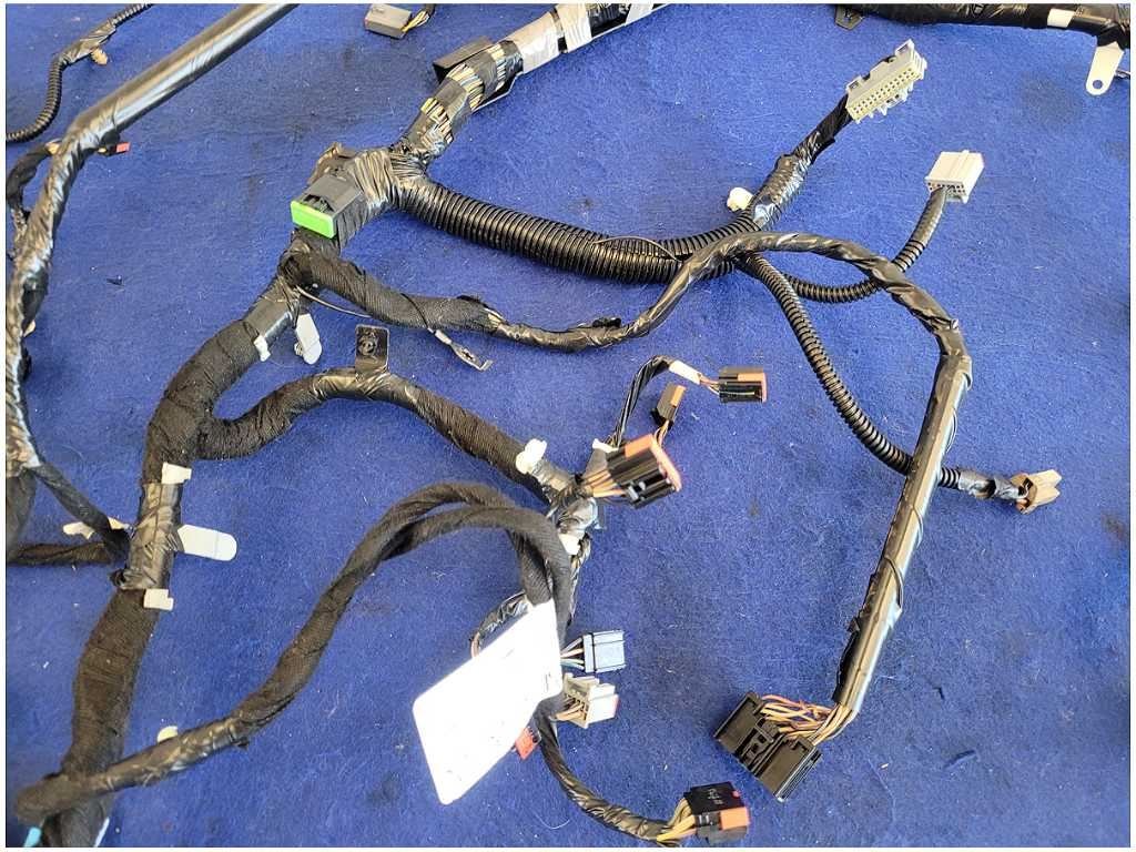 2010 Ford Mustang GT S197 4.6L Coupe Dash Harness Auto Trans *Cut Wires* 2759 - The Parts Farm
