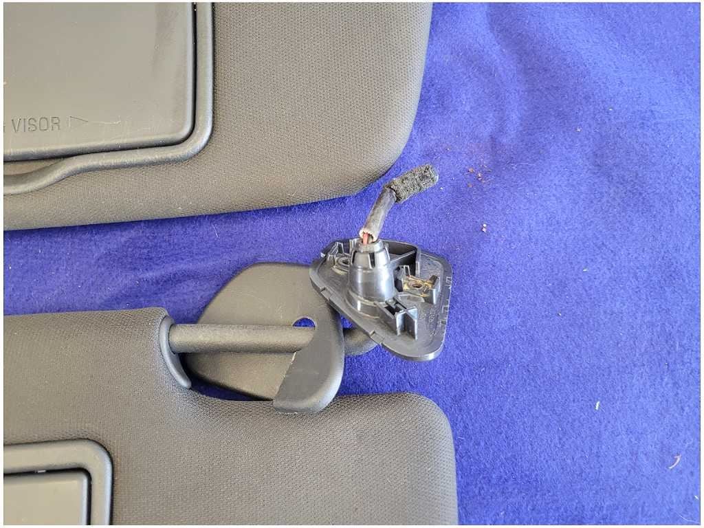 2011 - 2014 Ford Mustang GT Pair Front Sun Visors Shade Mirror Coupe 2721 - The Parts Farm