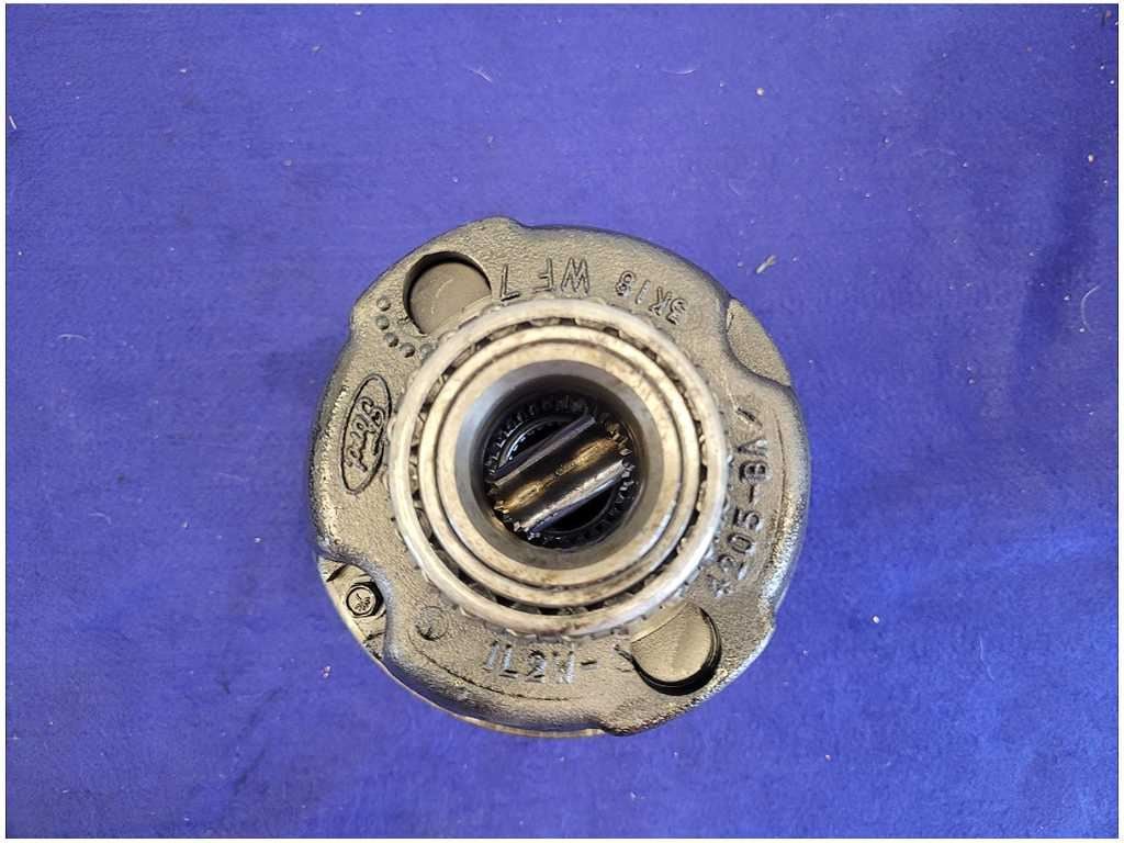 2011 - 2014 Ford Mustang GT S197 5.0L 8.8 31 Spline Differential Axle Chunk 2728 - The Parts Farm