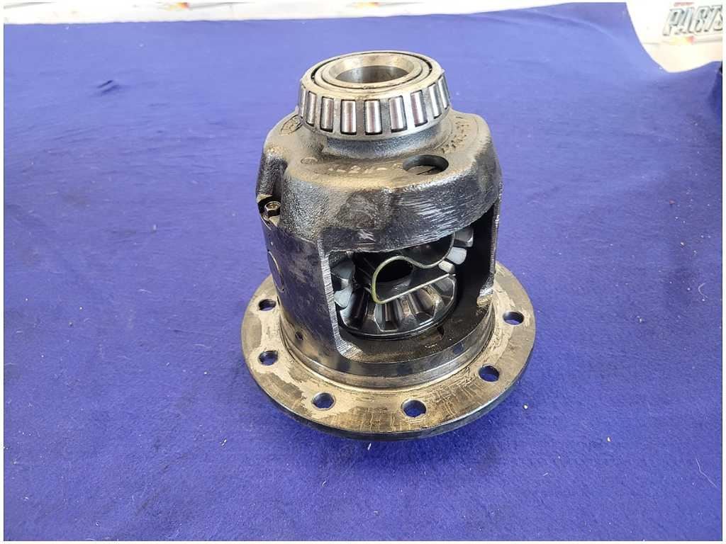 2011 - 2014 Ford Mustang GT S197 5.0L 8.8 31 Spline Differential Axle Chunk 2728 - The Parts Farm