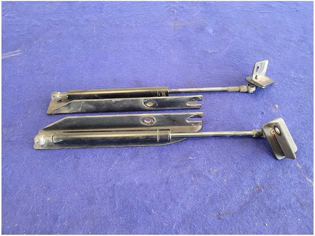 2011 - 2014 Ford Mustang GT S197 5.0L Pair Aftermarket Hood Struts Hinges 2728 - The Parts Farm