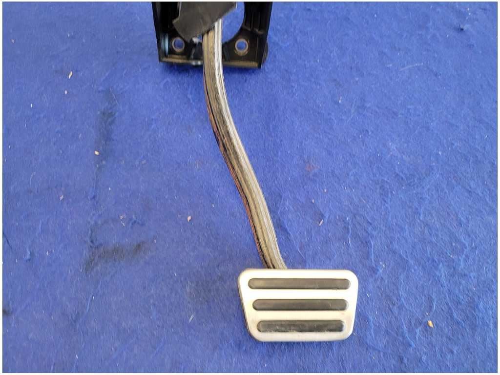 2011 - 2014 Ford Mustang GT S197 Brake Pedal Automatic Transmission A/T 2785 - The Parts Farm