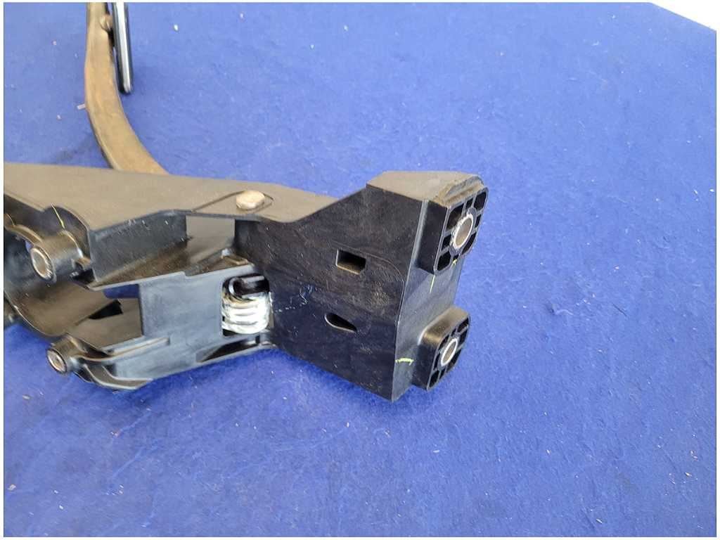 2011 - 2014 Ford Mustang GT S197 Brake Pedal Automatic Transmission A/T 2785 - The Parts Farm