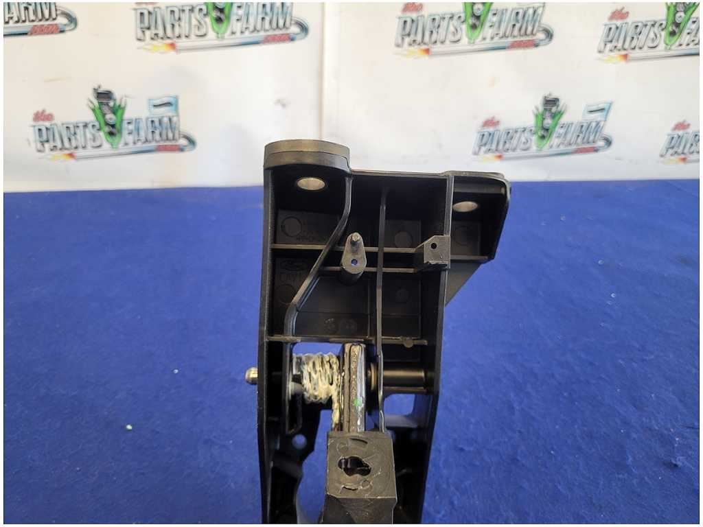 2011 - 2014 Ford Mustang GT S197 Brake Pedal Automatic Transmission A/T 2785 - The Parts Farm