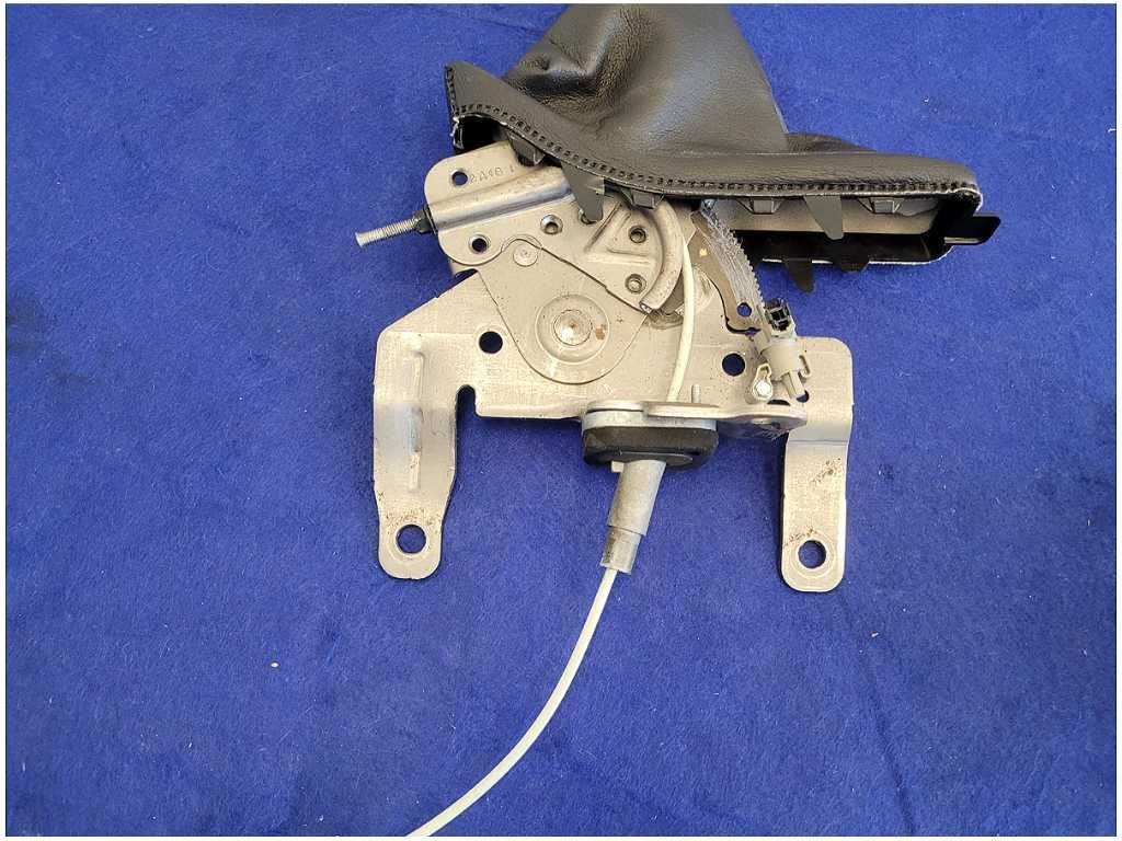 2011 - 2014 Ford Mustang GT S197 Emergency E Barke Handle Pull Console 2879 - The Parts Farm