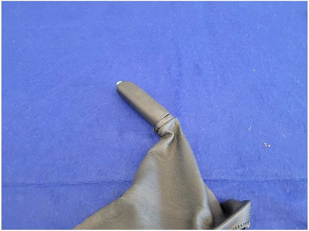 2011 - 2014 Ford Mustang GT S197 Emergency E Barke Handle Pull Console 2879 - The Parts Farm