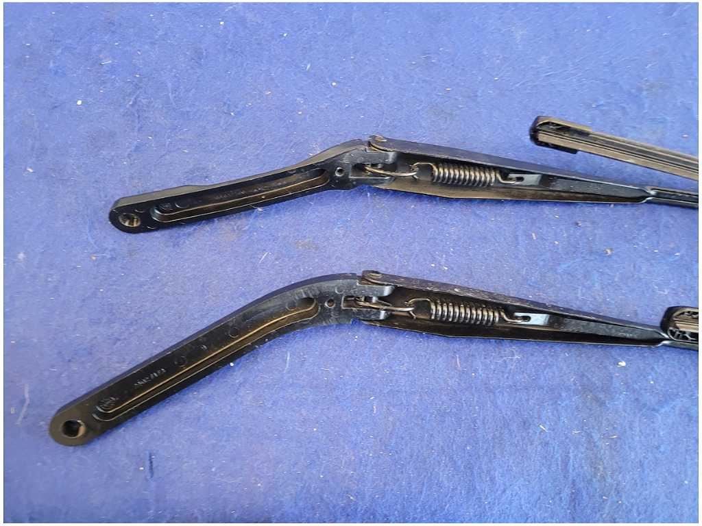 2011 - 2014 Ford Mustang GT S197 Pair Front Windshield Wipers Blades Arms 2773 - The Parts Farm