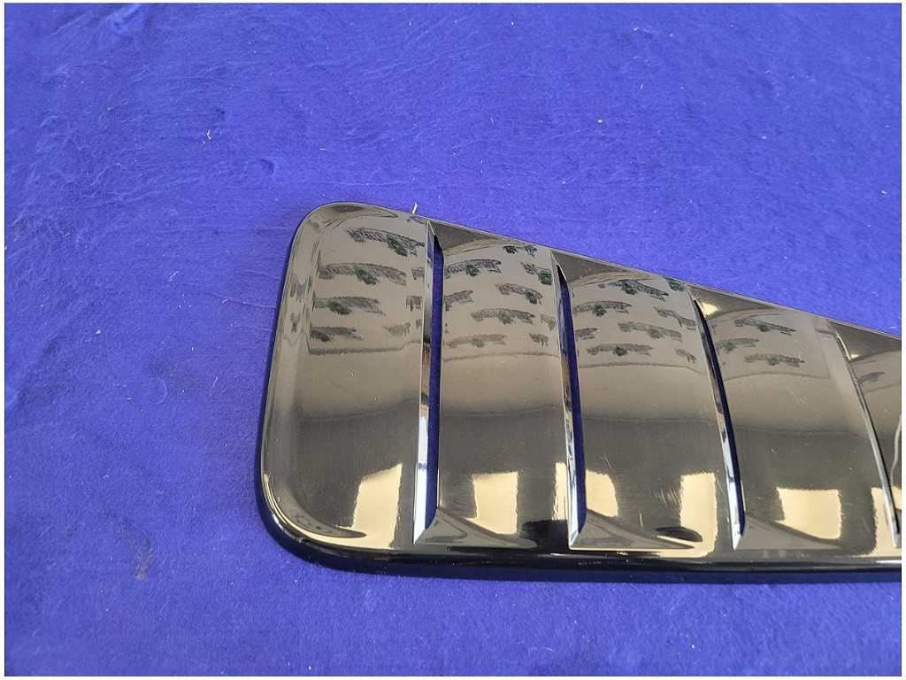 2011 - 2014 Ford Mustang GT S197 Pair Side Quarter Scoops RH LH Paint UA 2728 - The Parts Farm