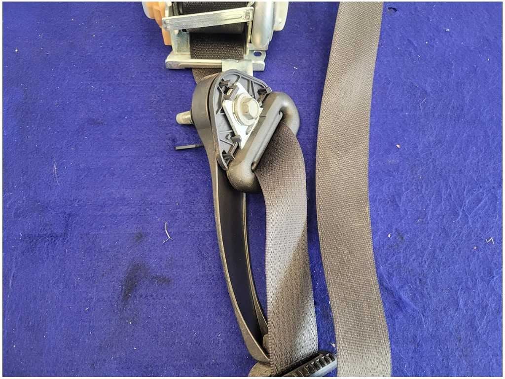 2011 - 2014 Ford Mustang GT S197 Passenger Front Seat Belt Retractor Coupe 2728 - The Parts Farm