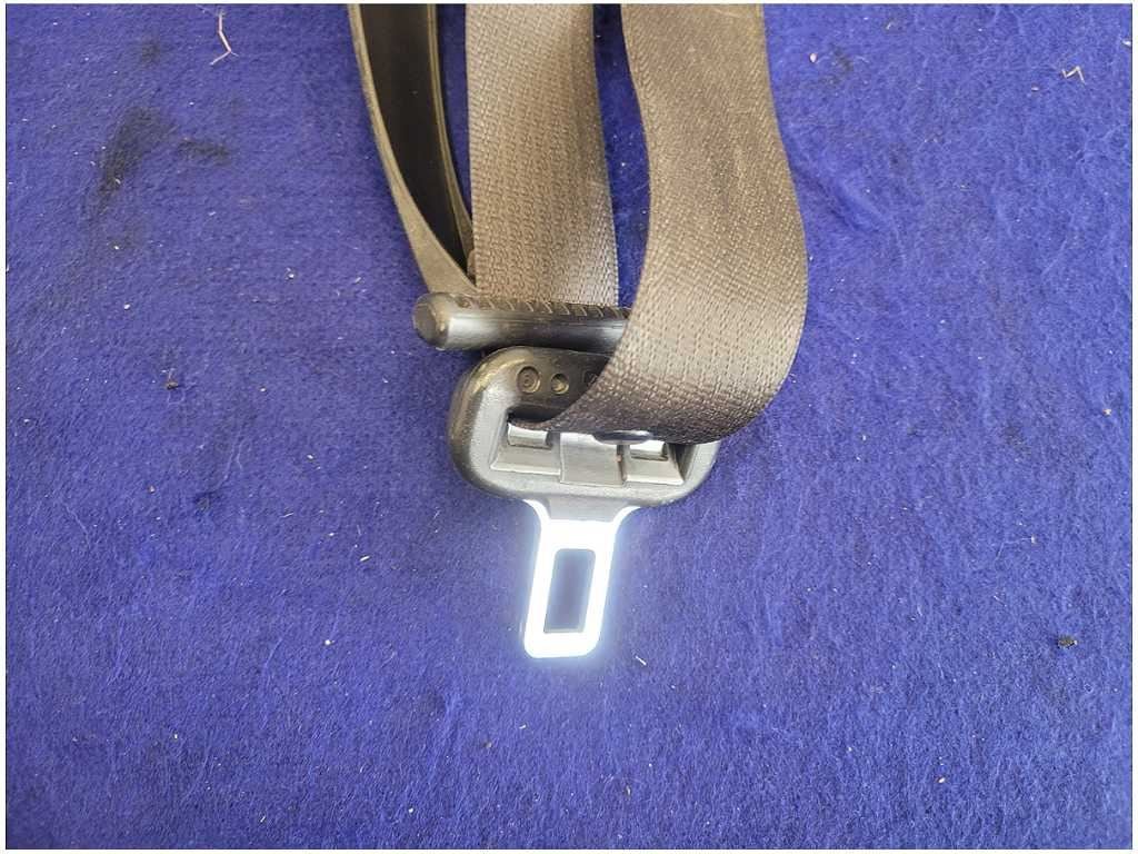 2011 - 2014 Ford Mustang GT S197 Passenger Front Seat Belt Retractor Coupe 2728 - The Parts Farm