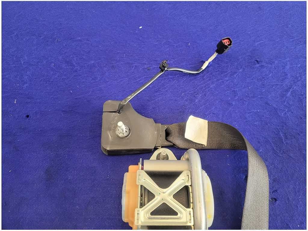 2011 - 2014 Ford Mustang GT S197 Passenger Front Seat Belt Retractor Coupe 2728 - The Parts Farm