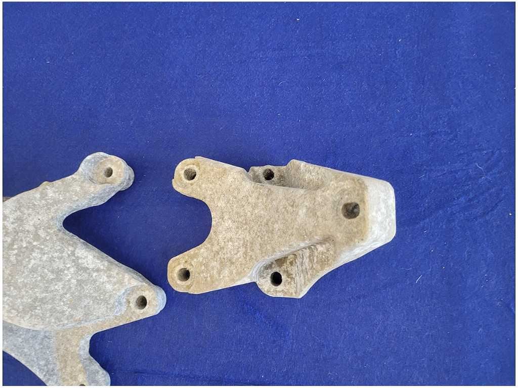 2011 - 2014 Mustang GT 5.0L Motor Mount Bracket Engine Pedestal LH RH Coyote - The Parts Farm