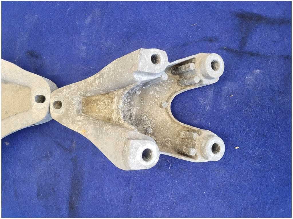 2011 - 2014 Mustang GT 5.0L Motor Mount Bracket Engine Pedestal LH RH Coyote - The Parts Farm