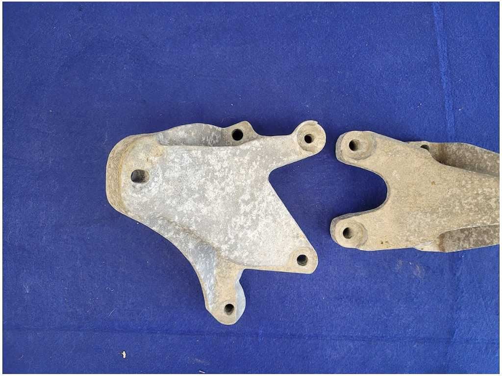 2011 - 2014 Mustang GT 5.0L Motor Mount Bracket Engine Pedestal LH RH Coyote - The Parts Farm
