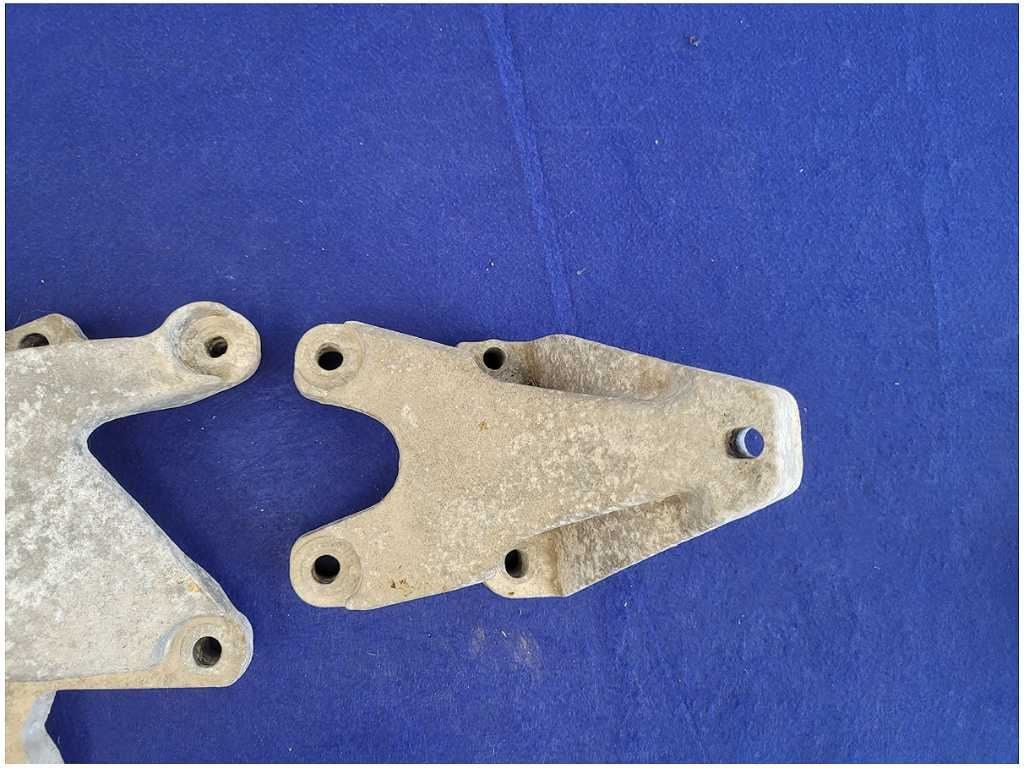 2011 - 2014 Mustang GT 5.0L Motor Mount Bracket Engine Pedestal LH RH Coyote - The Parts Farm