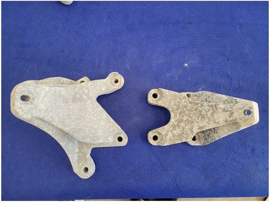 2011 - 2014 Mustang GT 5.0L Motor Mount Bracket Engine Pedestal LH RH Coyote - The Parts Farm