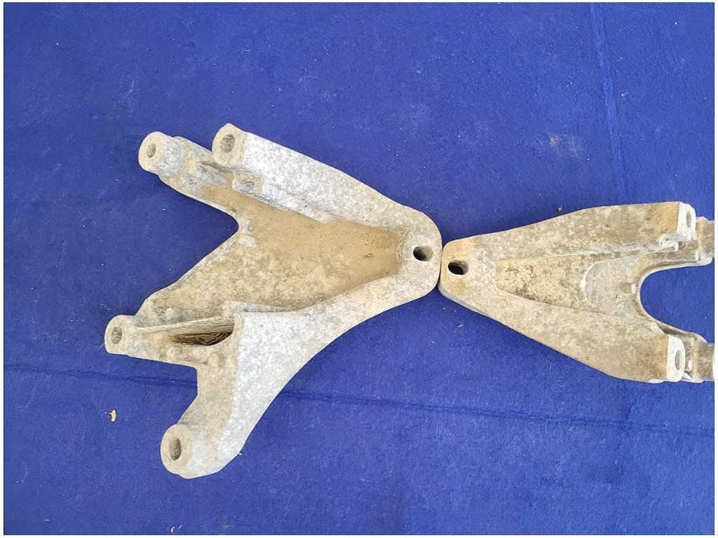 2011 - 2014 Mustang GT 5.0L Motor Mount Bracket Engine Pedestal LH RH Coyote - The Parts Farm