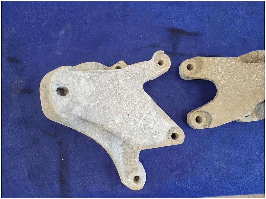 2011 - 2014 Mustang GT 5.0L Motor Mount Bracket Engine Pedestal LH RH Coyote - The Parts Farm