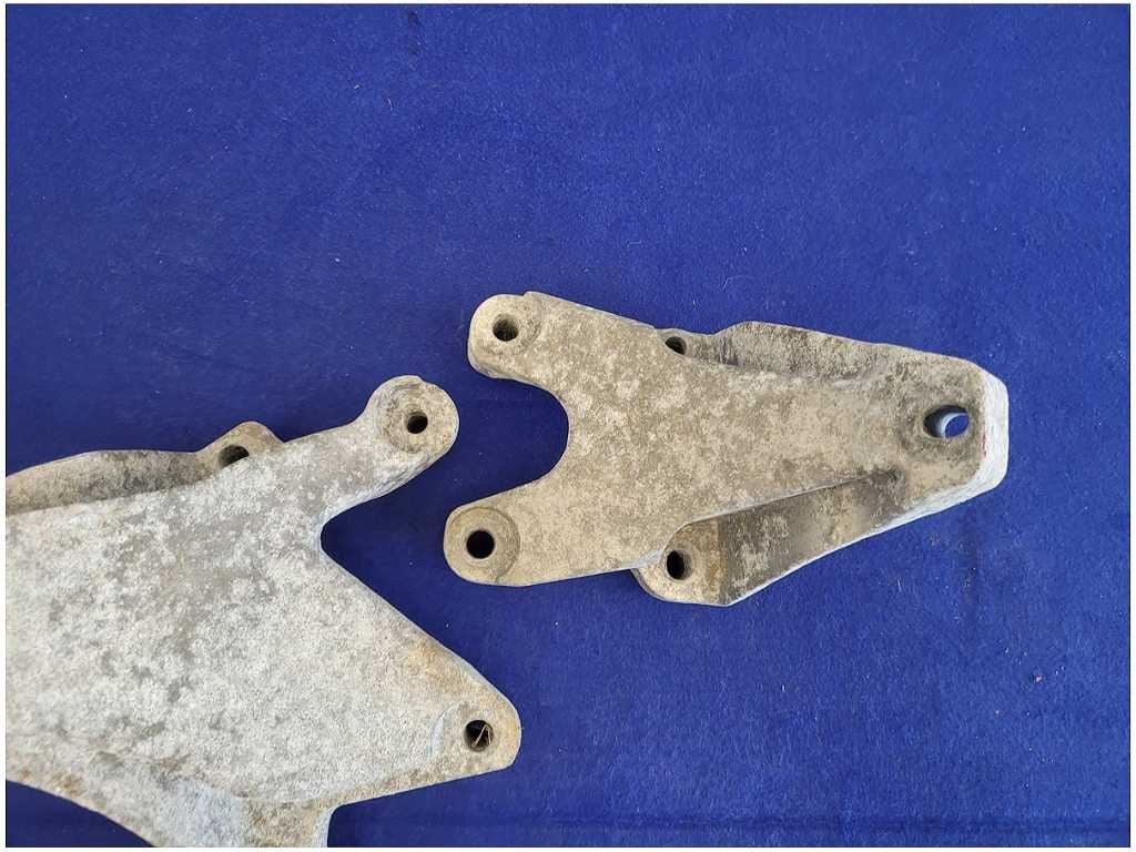 2011 - 2014 Mustang GT 5.0L Motor Mount Bracket Engine Pedestal LH RH Coyote - The Parts Farm