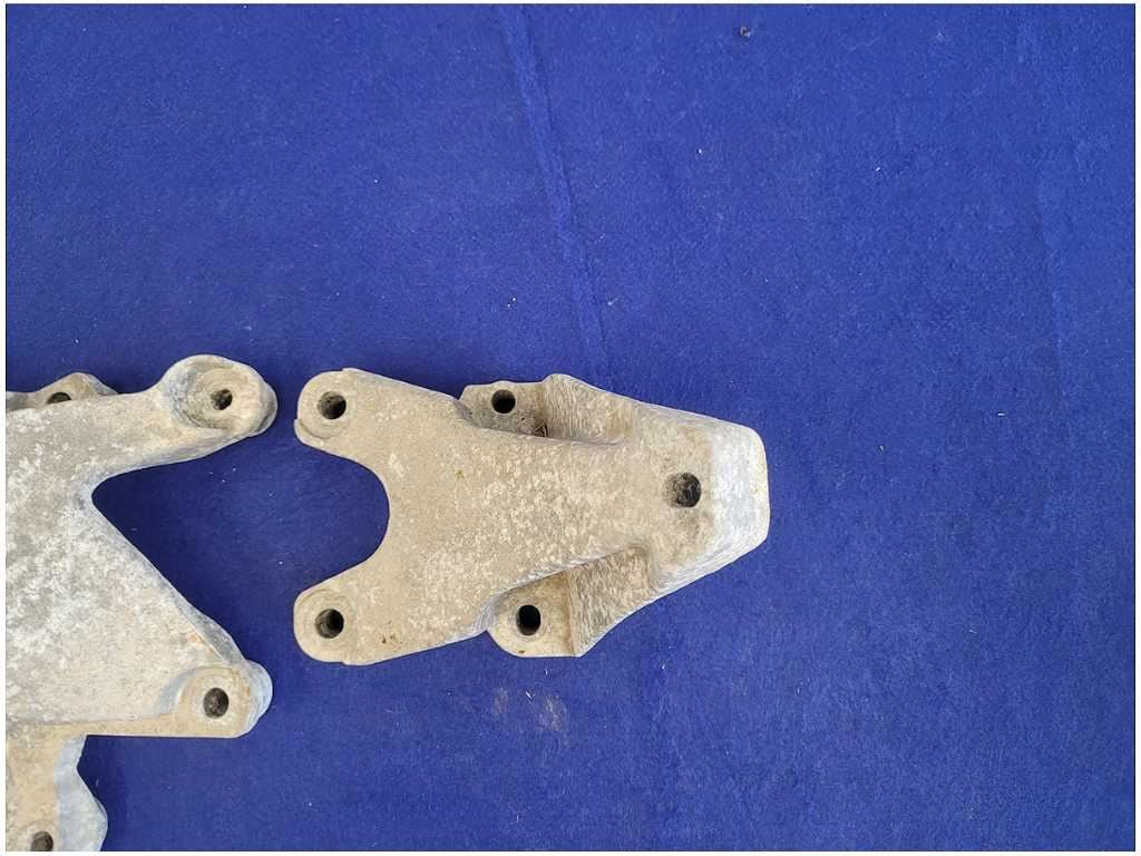 2011 - 2014 Mustang GT 5.0L Motor Mount Bracket Engine Pedestal LH RH Coyote - The Parts Farm
