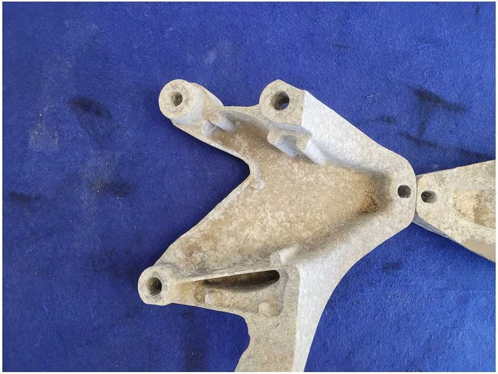2011 - 2014 Mustang GT 5.0L Motor Mount Bracket Engine Pedestal LH RH Coyote - The Parts Farm