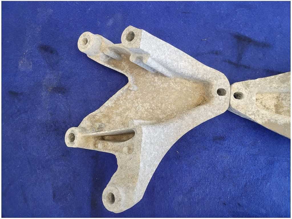 2011 - 2014 Mustang GT 5.0L Motor Mount Bracket Engine Pedestal LH RH Coyote - The Parts Farm