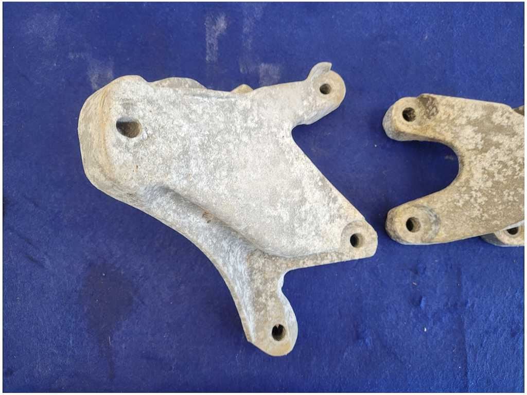 2011 - 2014 Mustang GT 5.0L Motor Mount Bracket Engine Pedestal LH RH Coyote - The Parts Farm
