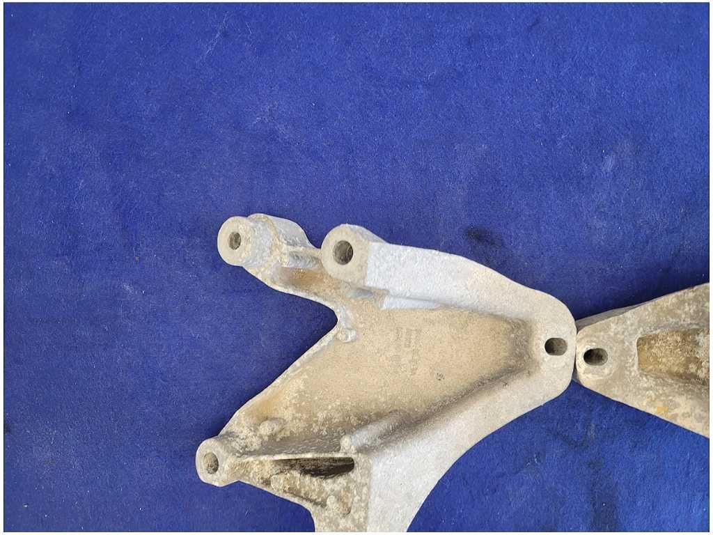 2011 - 2014 Mustang GT 5.0L Motor Mount Bracket Engine Pedestal LH RH Coyote - The Parts Farm