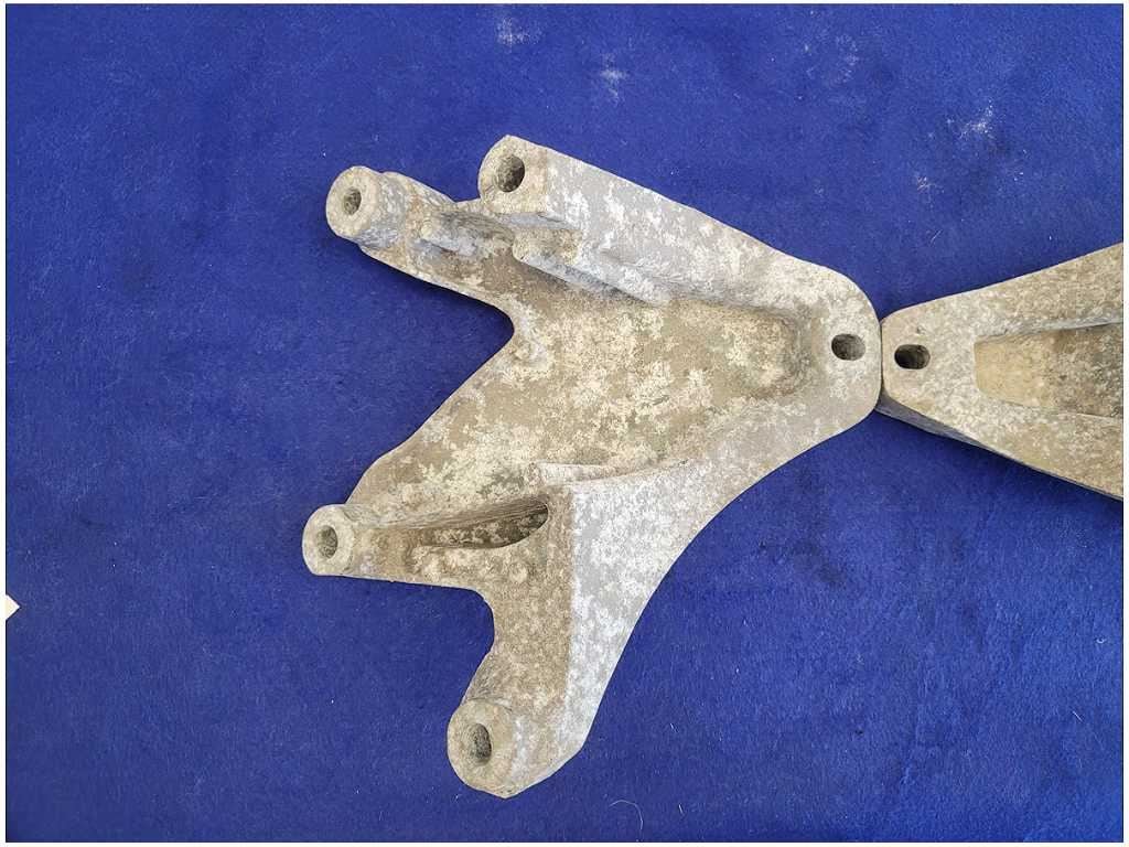 2011 - 2014 Mustang GT 5.0L Motor Mount Bracket Engine Pedestal LH RH Coyote - The Parts Farm