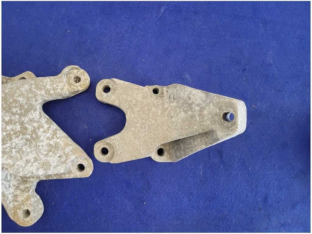 2011 - 2014 Mustang GT 5.0L Motor Mount Bracket Engine Pedestal LH RH Coyote - The Parts Farm