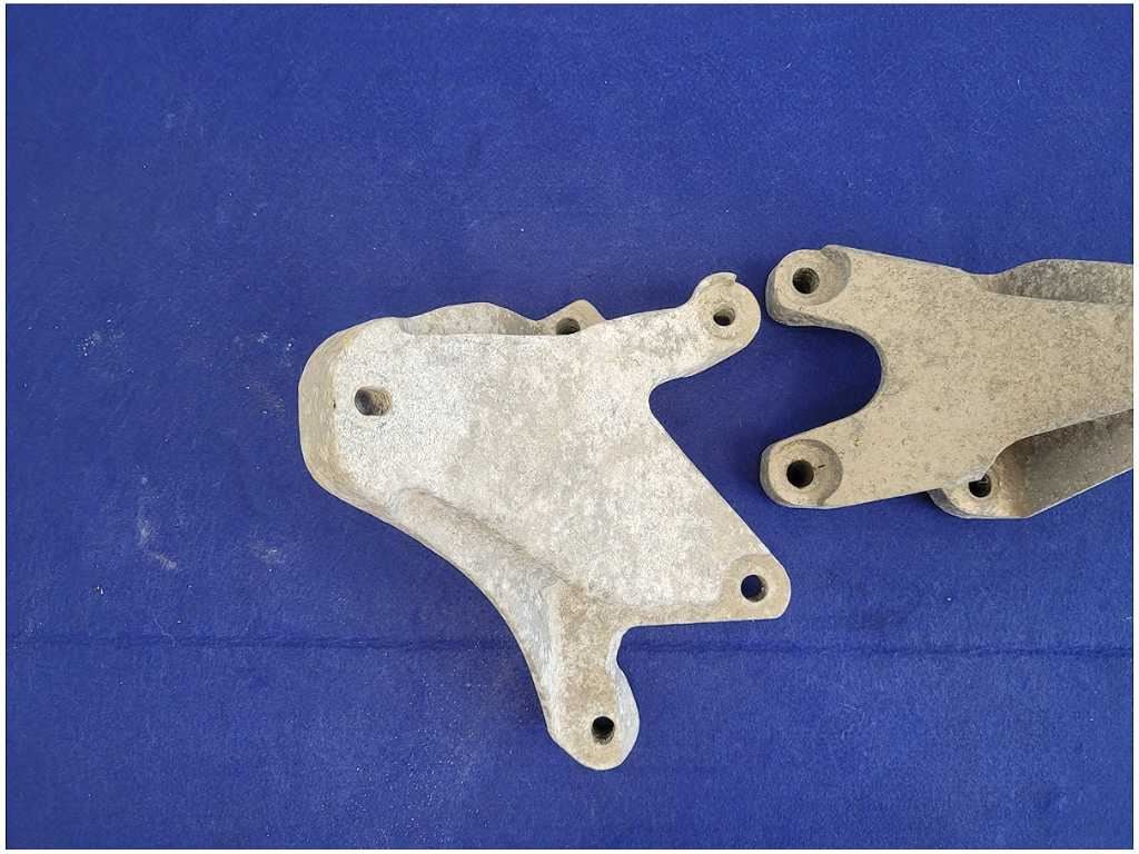 2011 - 2014 Mustang GT 5.0L Motor Mount Bracket Engine Pedestal LH RH Coyote - The Parts Farm