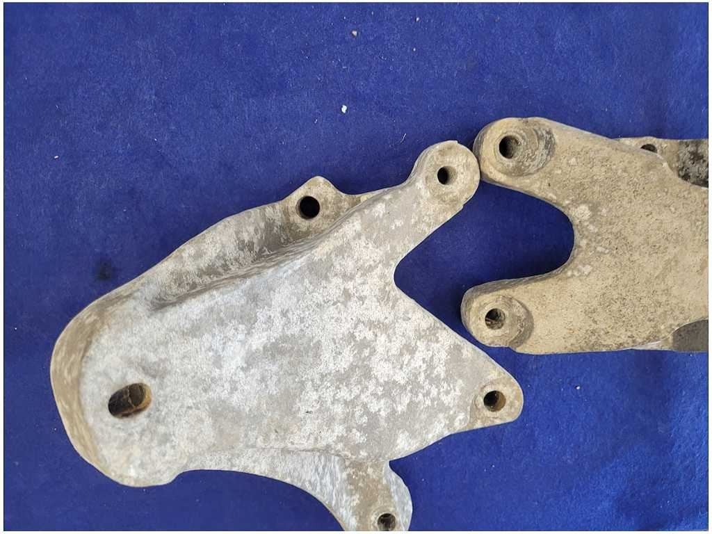 2011 - 2014 Mustang GT 5.0L Motor Mount Bracket Engine Pedestal LH RH Coyote - The Parts Farm