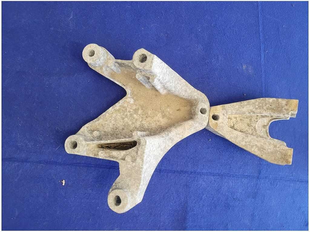 2011 - 2014 Mustang GT 5.0L Motor Mount Bracket Engine Pedestal LH RH Coyote - The Parts Farm