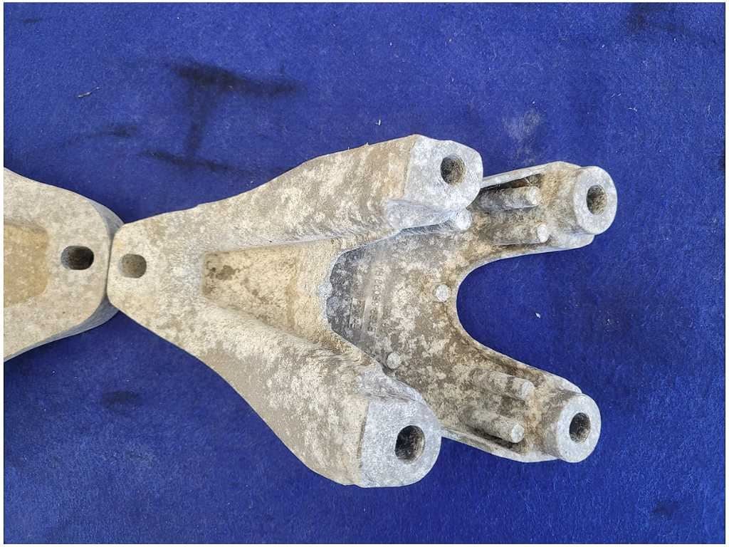 2011 - 2014 Mustang GT 5.0L Motor Mount Bracket Engine Pedestal LH RH Coyote - The Parts Farm