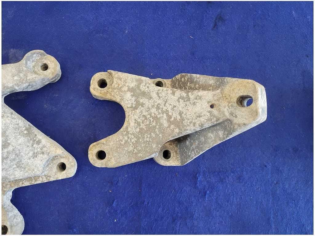 2011 - 2014 Mustang GT 5.0L Motor Mount Bracket Engine Pedestal LH RH Coyote - The Parts Farm