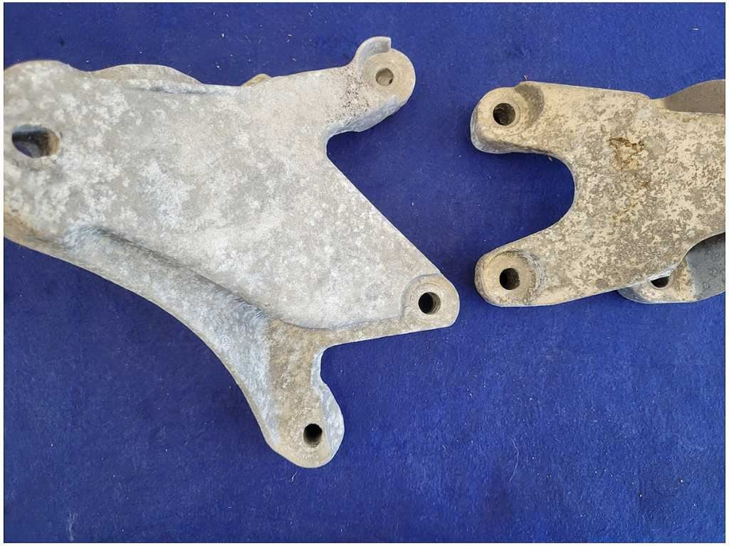 2011 - 2014 Mustang GT 5.0L Motor Mount Bracket Engine Pedestal LH RH Coyote - The Parts Farm