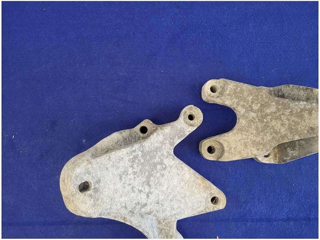 2011 - 2014 Mustang GT 5.0L Motor Mount Bracket Engine Pedestal LH RH Coyote - The Parts Farm