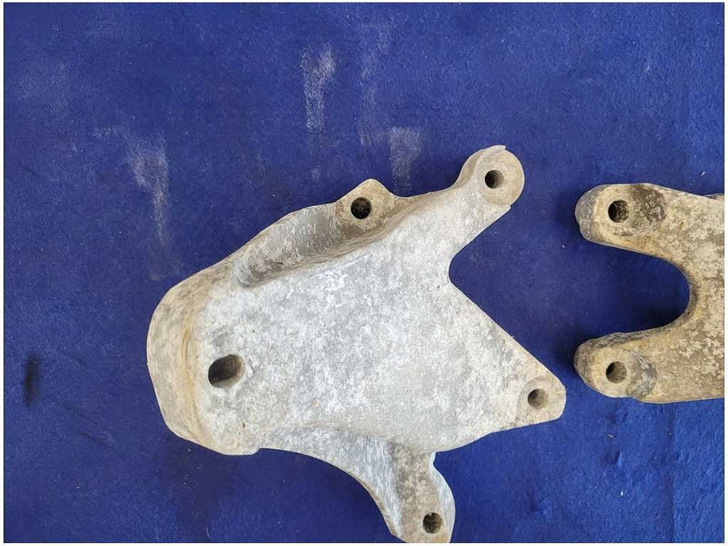 2011 - 2014 Mustang GT 5.0L Motor Mount Bracket Engine Pedestal LH RH Coyote - The Parts Farm