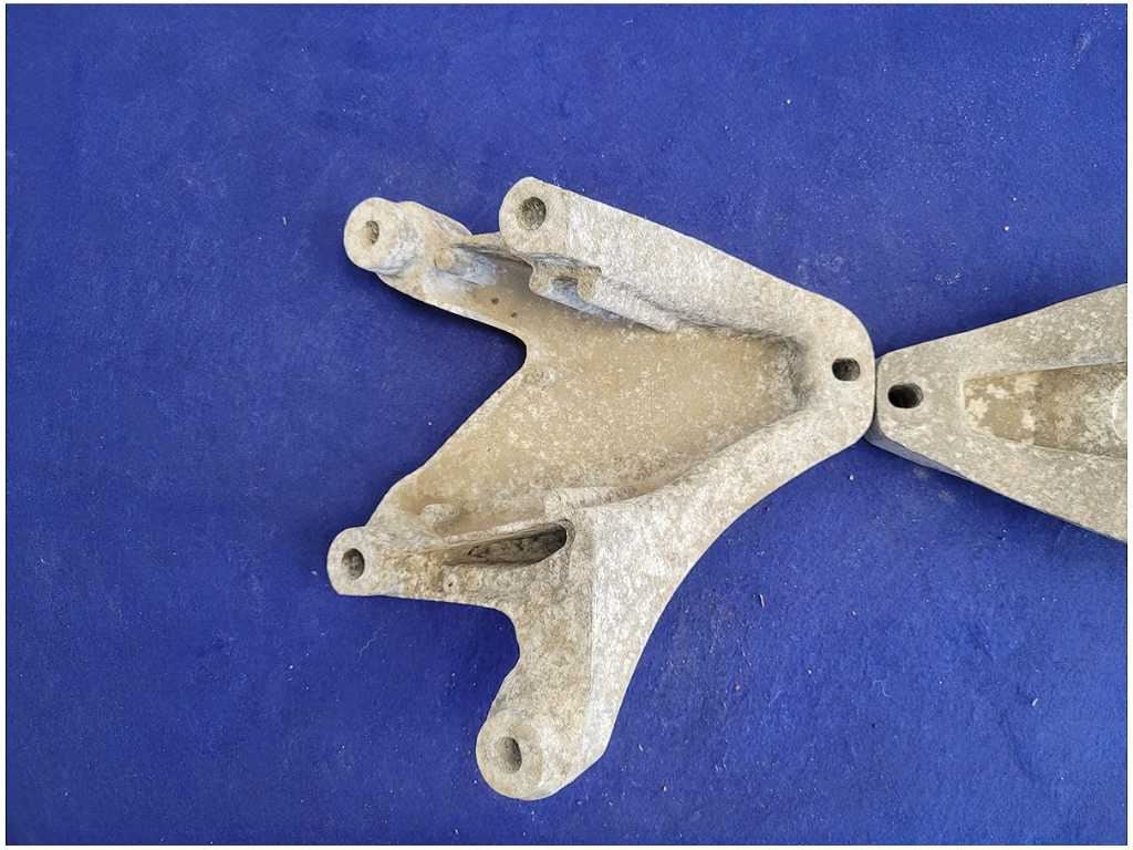 2011 - 2014 Mustang GT 5.0L Motor Mount Bracket Engine Pedestal LH RH Coyote - The Parts Farm