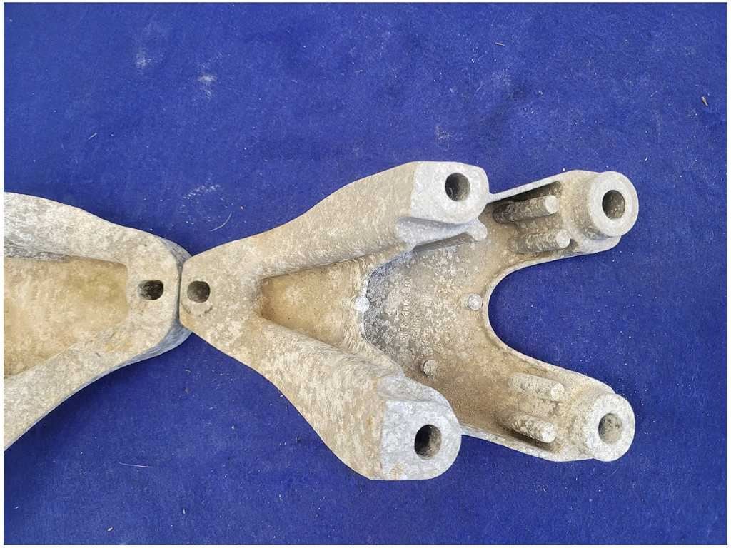 2011 - 2014 Mustang GT 5.0L Motor Mount Bracket Engine Pedestal LH RH Coyote - The Parts Farm